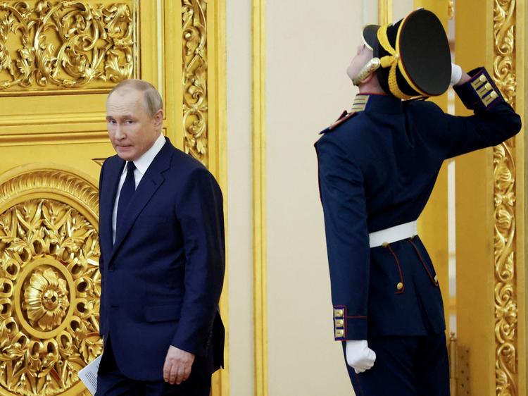 Putin fotograferet i Moskva i går.  Foto: Maxim Shemetov/Ritzau Scanpix