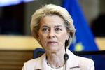 Ursula von der Leyen siger, at europæere kan være trygge ved, at EU står sammen og i solidaritet med de berørte medlemslande. Foto: Pool/Ritzau Scanpix