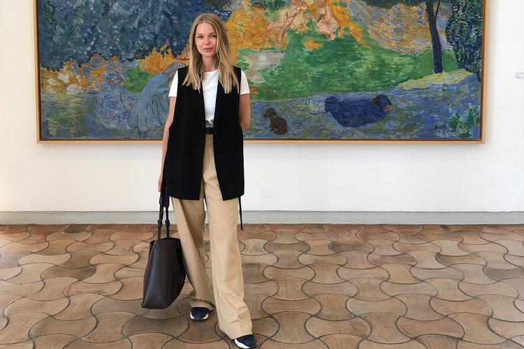 Museumsinspektør på Glyptoteket Anna Kærsgaard Gregersen vil bl.a. gerne se ’Moth Mothers’ på Palace Enterprise, et udstillingssted på Vesterbro. 