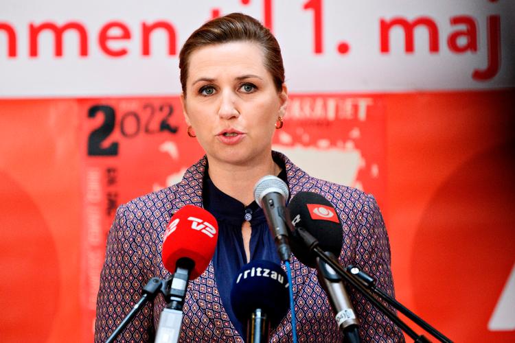 Statsminister Mette Frederiksen (S) glædede sig over, at det for første gang i 3 år var muligt at samles fysisk til 1. maj-arrangementer.  Foto: Philip Davali/Ritzau Scanpix
