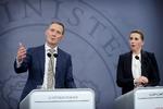 Statsminister Mette Frederiksen (S) og justitsminister Nick Hækkerup (S) afholdt 3. november 2021 pressemøde i Spejlsalen i statsministeriet om regeringens rolle i aflivningen af mink i Danmark. Foto: Jens Dresling
