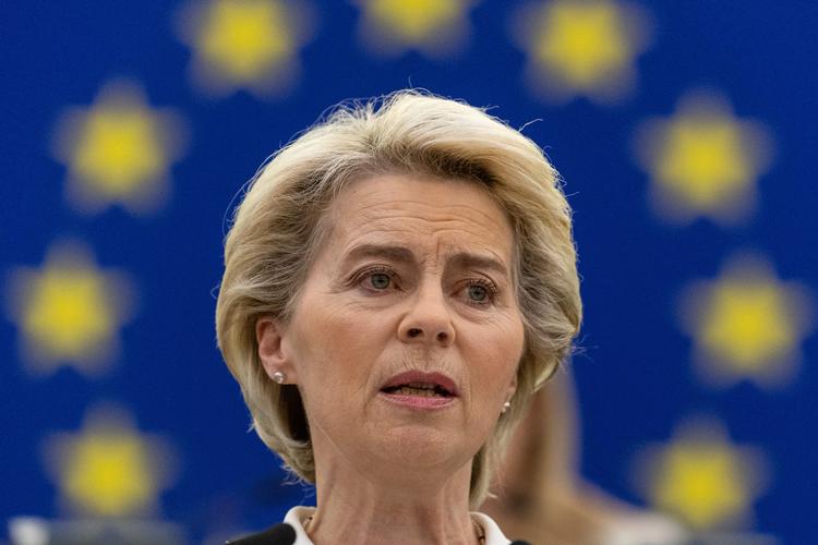 Ursula von der Leyen - vil have EU til at standse indkøbet af olie i Rusland, så Putin ikke får råd til sin invasion af Ukraine. Foto: Patrick Hertzog/Ritzau Scanpix