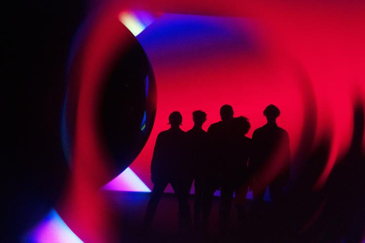 På deres sjette album har Arcade Fire fundet tilbage til deres oprindelige intensitet og melodiske hvirvelvinds-patos.  Foto: Michael Marcelle