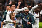 Real Madrid leverede et forbløffende comeback, da de slog Manchester City i semifinalen af Champions League. I finalen møder spanierne Liverpool fra England, der også er berygtede for mirakuløse genopstandelser. Det fik Real-træner Carlo Ancelotti at føle i 2005, da han var træner for AC Milan. Her vendte englænderne 0-3 til en Champions League-sejr. Foto: Gabriel Bouys/Ritzau Scanpix