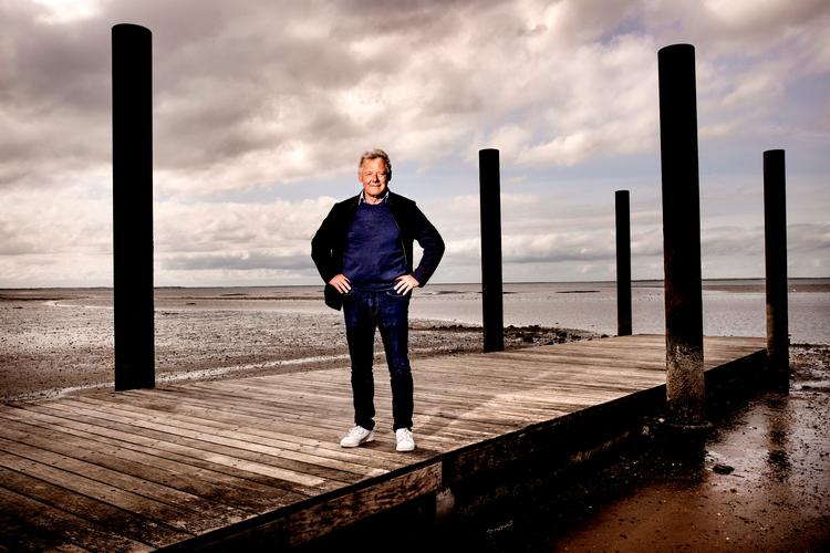 Jens Jørn Bertelsen var med til at rykke op, vinde pokal og dansk mesterskab med Esbjerg fB. Nu begræder han klubbens situation. Foto: Jacob Ehrbahn