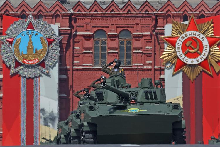 Der var flere forskellige kampvogne i paraden. Russiske BMD-4M-infanterikampkøretøjer var en af dem. Foto: Evgenia Novozhenina/Ritzau Scanpix