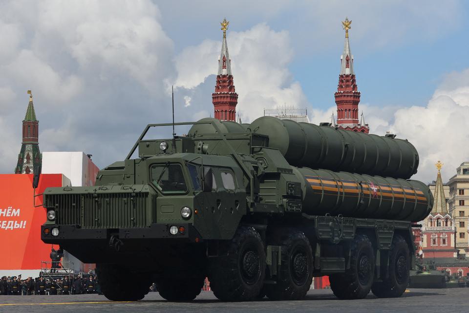 Også russiske S-400-vogne med missiler kørte i Moskvas gader. Foto: Evgenia Novozhenina/Ritzau Scanpix