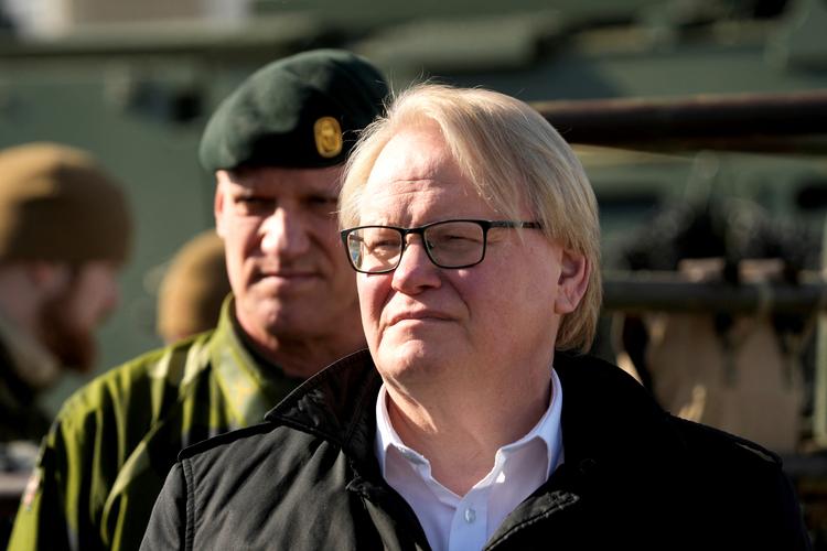 Sveriges forsvarsminister, Peter Hultqvist, er tidligere arg modstander af svensk medlemskab af Nato. Det er han ikke længere.  Foto: Ints Kalnins/Ritzau Scanpix