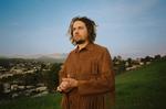 Kevin Morby har en evne til at puste store mængder af liv og store mængder af sorg ind i nogle tilsyneladende simple sange, hvor blandt andre Jeff Buckley og Jay Reatard også spøger fra det hinsides. Foto: Chantal Anderson