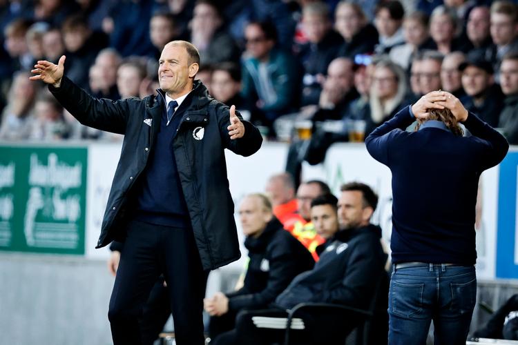 Jess Thorup og FCK tog et markant skridt mod mesterskabet med sejren over Silkeborg.  Foto: Jens Dresling