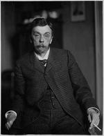 Eduard von Keyserling var ingen skønhedsåbenbaring; tværtimod gik han med sin vege profil, gullige hud og våde, opsvulmede mund for at være noget i retning af den grimmeste mand i byen.  