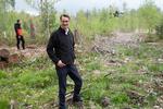 Den konservative Hendrik Wüst har skruet op for sin klimabekymring for at tækkes De Grønne og fastholde jobbet som ministerpræsident i Nordrhein-Westfalen. Her er det fremtiden for en skov i Kottenforst, han viser sin interesse for.
  Foto: Malte Ossowski/sven Simon/Ritzau Scanpix