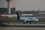 I omegnen af 100 ortodokse jøder blev nægtet at flyve videre fra Frankfurt med Lufthansa i sidste uge, fordi nogle af demhavde nægtet at bære mundbind på turen fra New York.  Foto: Thilo Schmuelgen/Ritzau Scanpix