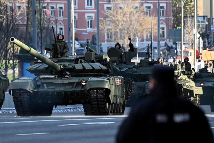 Flere russiske soldater nægter at deltage i kampe i Ukraine og kan gøre det, fordi Rusland ikke officielt har erklæret Ukraine krig, skriver The Guardian.
(Photo by Kirill KUDRYAVTSEV / AFP) Foto: Kirill Kudryavtsev/Ritzau Scanpix