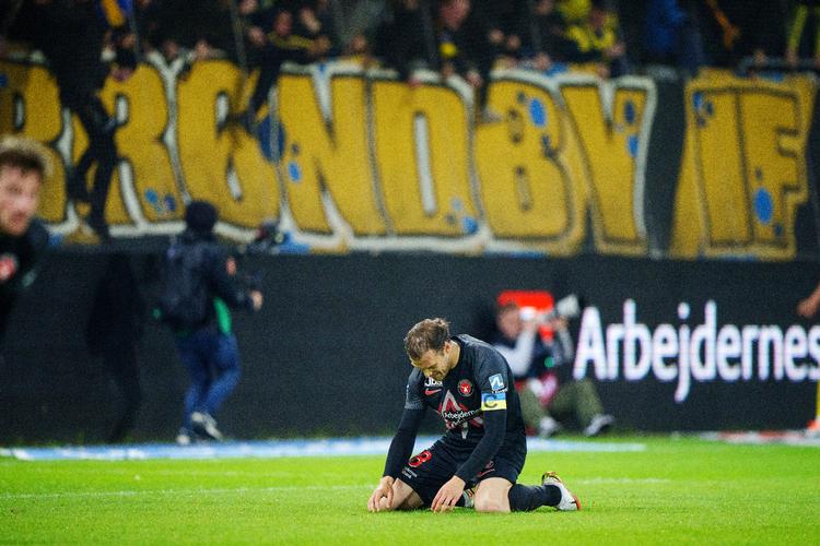 Det gjorde ondt på FCM-anfører Erik Sviatchenko, at Brøndby scorede i sidste sekund i torsdags, så FCK nu har direkte kurs mod guldet. Foto: Bo Amstrup / Ritzau Scanpix/Ritzau Scanpix