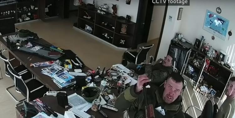 Sikkerhedskameraer fangede nogle af de russiske soldaters ansigter.  Foto: Skærmdump fra overvågningskamera
