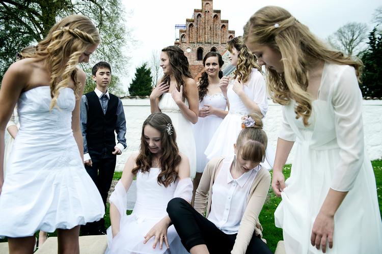 De unge er mere videbegærlige og derfor bedre konfirmander, mener præst Claus Oldenburg. Sociolog stiller spørgsmålstegn ved, om ritualet er ved at være passé. Foto: Claus Bjørn Larsen