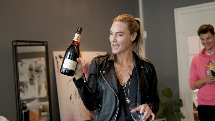 Pernille Lotus er helt høj på sig selv, da hun fejrer salget af sin virksomhed. Foto: 
Johann Dammert