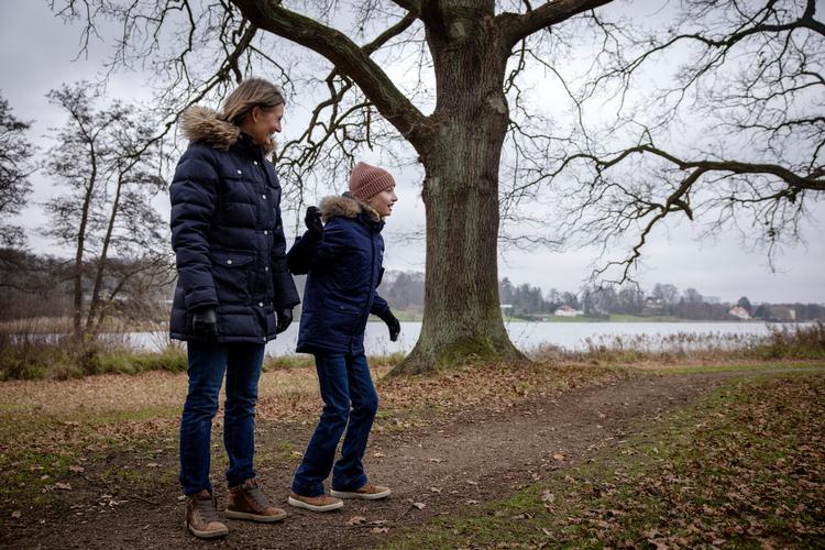  11-årige Filippa er født med en omfattende hjerneskade og kunne se frem til et liv på institution. Forældrene insisterede på hjemmetræning. Seks år senere havde Gladsaxe Kommune stadig ikke givet den nødvendige støtte.  Arkivfoto Jesper Houborg