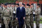 Nato's generalsekretær, Jens Stoltenberg,  lagde en krans ved mindesmærket på Kastellet for danskere faldet i internationale missioner. Foto: Jens Dresling