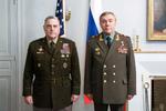 USA’s forsvarschef og øverste general, Mark Milley, fotograferet sammen med sin russiske modpart, Valerij Gerasimov, da de to mødtes i Finlands hovedstad, Helsinki, i september sidste år.  Foto: Russian Defence Ministry/Ritzau Scanpix