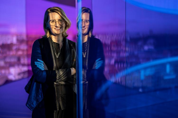 Rebecca Matthews, øverste direktør på kunstmuseet Aros, søger to nye direktører omkring sig i ledelsen. To tidligere fratræder.  Foto: Joachim Ladefoged