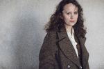 »En anmelder, der selv har født et barn, er formentlig bedst til at anmelde en bog om moderskab og fødsler, men sådan behøver det ikke være« , skriver Jes Stein Pedersen. En sådan bog er Olga Ravns 'Mit arbejde'. Foto: Peter Hove Olesen