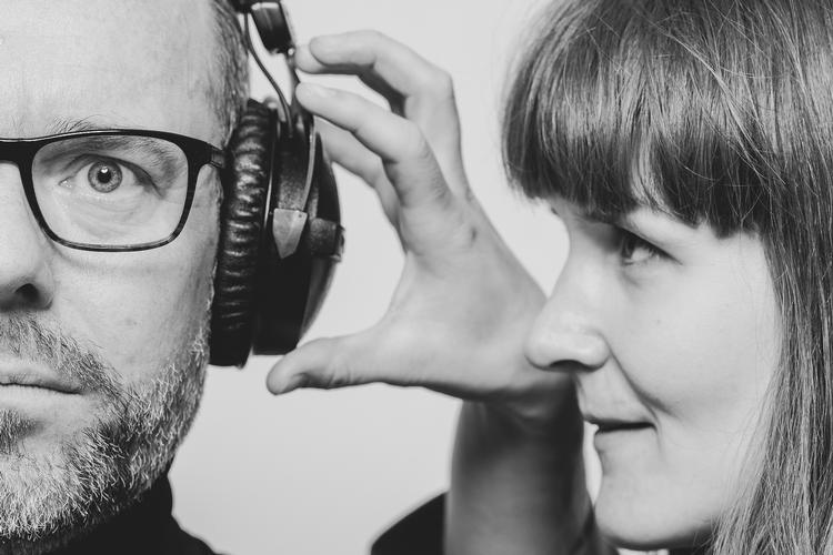 Pernille Jensen og Simon Lund er værter på Politikens nye musikpodcast 'Musikmakker'. Foto: Peter Hove Olesen