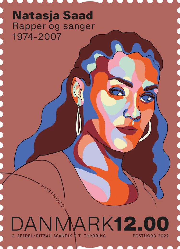 Natasja Saad (1974-2007), rapper, sanger og sangskriver i et mandsdomineret miljø, hvor hun banede vej for etniske minoriteter i musikken.  Foto: Postnord