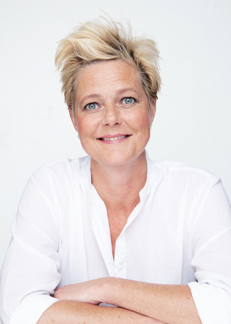 Inden Mette Wolf overtog direktørposten på Nørrebro Teater, var hun sprogkonsulent i Dansk Bibelselskab. 