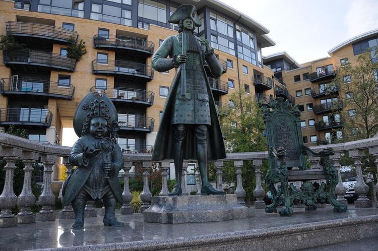 Her er statuen af Peter den Store, som vittige typer kalder »Londons underligste skulptur«.   Foto: Philip Halling/Wikimedia Commons 