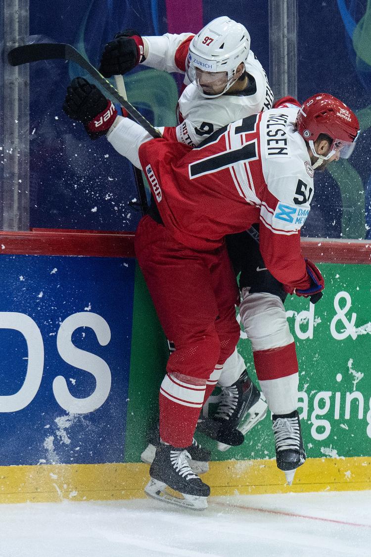   Frans Nielsen i aktion tidligere under VM mod Schweiz.  Foto: Peter Schneider/Ritzau Scanpix