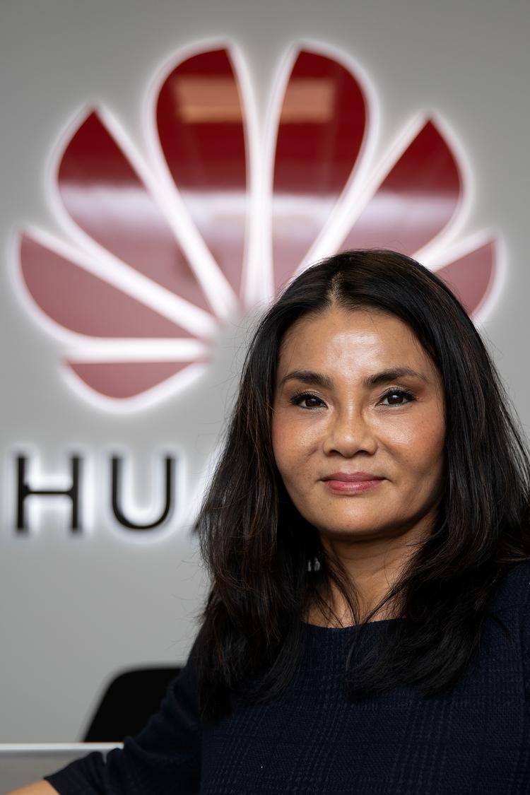 Xukun Ji er kommunikationsansvarlig for Huawei i Danmark. Hun medvirker i fjerde afsnit af DR-programmet 'Ellen imellem', som nu er udskudt. Foto: Finn Frandsen
