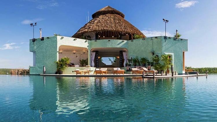 Det er blandt andet en sæson af 'Paradise Hotel', der nu fjernes.  Foto: Viaplay/PR