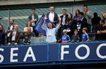  Chelseas tidligere ejer, Roman Abramovitj (øverst), var berømmet for at være både rundhåndet og tålmodig i forhold til London-klubben. Forventningen er, at russerens slag af Chelsea også varsler et kursskifte. De nye ejer under ledelse af amerikaneren Tom Boehly (nederst) går til forretningen med en forventning om et afkast. Foto: Tony O'brien/Ritzau Scanpix