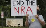 National Rifle Association, NRA, holder kongres i weekenden - blot få dage efter skoleskyderiet i Uvalde, hvor 19 børn og to lærere blev dræbt.  Foto: Kevin Dietsch/Ritzau Scanpix