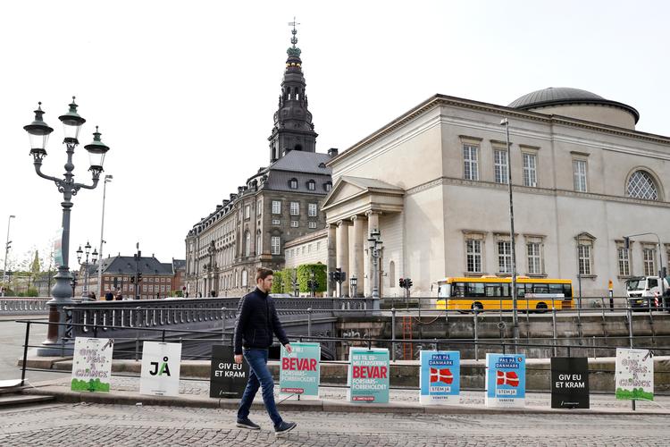 Valgplakaterne fylder ikke gadebilledet på samme måde som ved andre valg. Foto: Jens Dresling