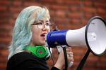 Cassandra Vesselgaard foran Gladsaxe Rådhus er lykkelig for de to år, hun har haft på den forberedende grunduddannelse. Bagefter vil hun tage hf.  Foto: Jens Dresling