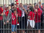  Liverpool-fans frygtede for deres liv ved indgangene til Stade de France.  Foto: Reuters/Ritzau Scanpix