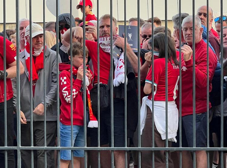  Liverpool-fans frygtede for deres liv ved indgangene til Stade de France.  Foto: Reuters/Ritzau Scanpix