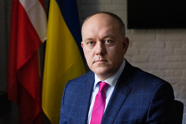 Ambassadør Mykhailo Vydoinyk kan opleves på Hovedscenen.   Foto: Gregers Tycho/Gregers Tycho