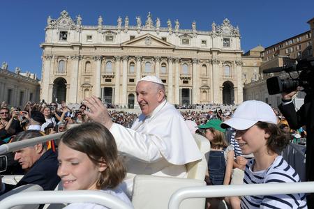 Paven ankommer til Vatikanet tidligere i dag.  Foto: Vatican Media/Ritzau Scanpix