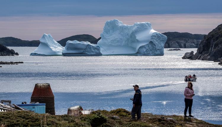     Et klassisk foto til illustration af klimakrisen. Et isbjerg er i drift ved New Foundland, hvor temperaturerne også stiger stærkt. Foto: Greg Locke/Ritzau Scanpix