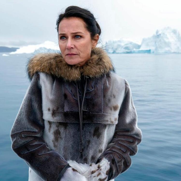 Overgangsalderen spiller en stor rolle i fjerde sæson af Borgen, der havde premiere i 2022. Birgitte Nyborgs krop vil noget andet end at være udenrigsminister døgnet rundt.  Foto: Mike Kollöffel/SAM Productions