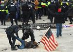 Trump-tilhængere stormede 6. januar 2021 Kongressens bygning i Washington, D.C.., hvor Joe Biden skulle officielt udnævnes som præsident. Foto: Roberto Schmidt/Ritzau Scanpix
