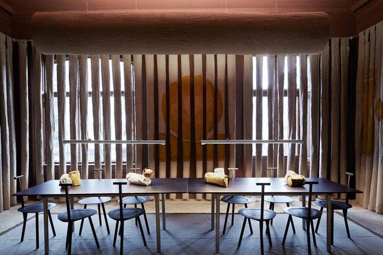 Please Wait to Be Seated har ladet den britiske designer Faye Toogood indrette deres showroom, som kan opleves på 3daysofdesign.  Foto: Pr-foto