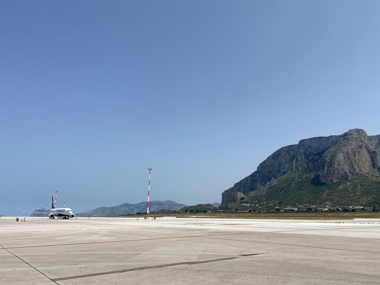 Ryanair flyver tusinder af solhungrende turister til det sydlige Europa som f.eks. Sicilien. Foto: Thomas Borberg