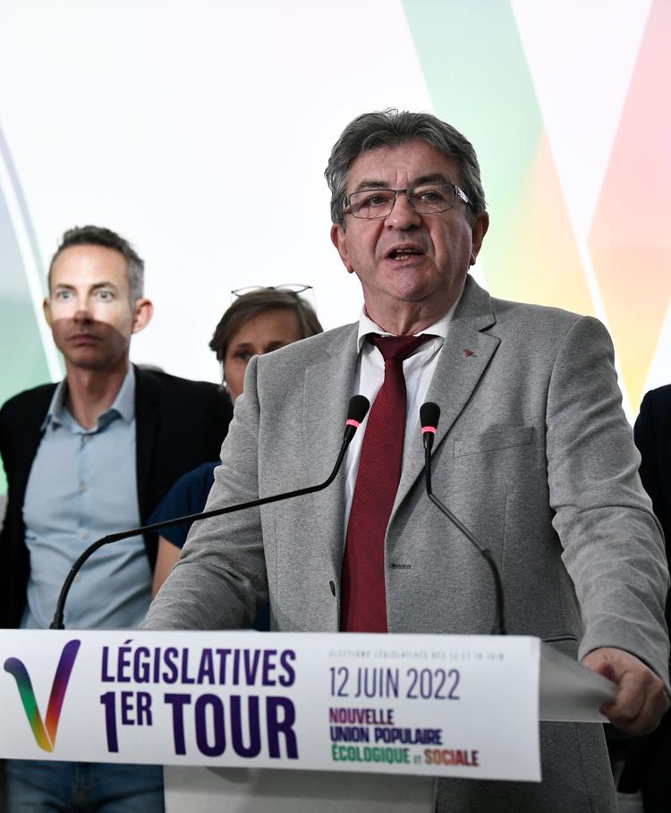     Venstrefløjslederen Jean-Luc Melenchon har efter første runde af præsidentvalget kun en spinkel chance for at få flertal søndag og blive premierminister. Men venstrefløjen står til massiv fremgang i mandater og er tilbage i fransk politik. Foto: Stephane De Sakutin/Ritzau Scanpix