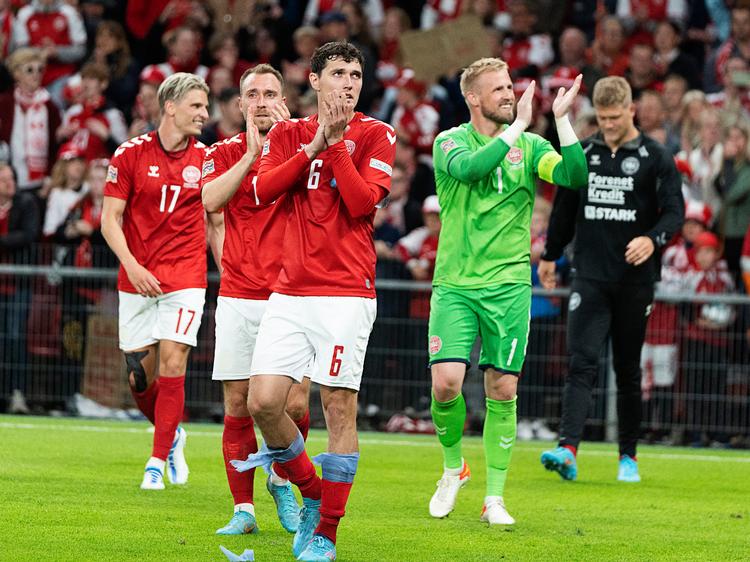 Andreas Christensen (forrest), Christian Eriksen og Jens Stryger Larsen (tv.) har alle kontraktudløb 30. juni. Foto: Claus Bech/Ritzau Scanpix