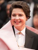 Isabella Rossellini er blandt andet kendt for sin hovedrolle i David Lynch-filmen 'Blue Velvet', men hun har også lavet mange andre film. For eksempel en, hvor hun selv bliver født. Af sin far.  Foto: Arthur Mola/Ritzau Scanpix